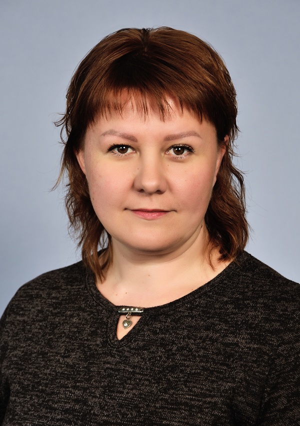 Лисина Елена Дмитриевна.